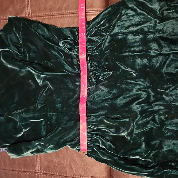 Custom made green velvet gown! - Picture 5 of 11